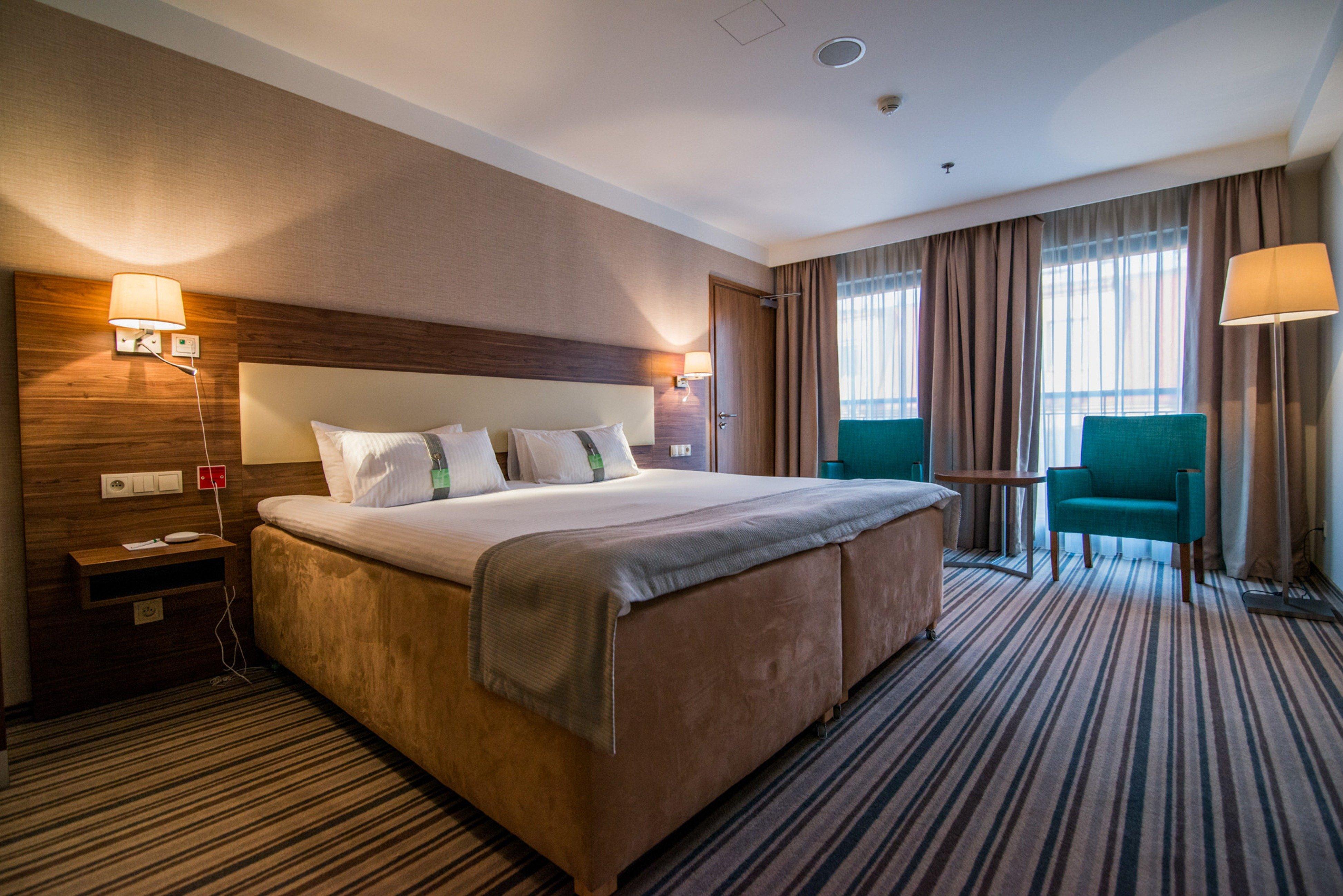 By Ihg 4*